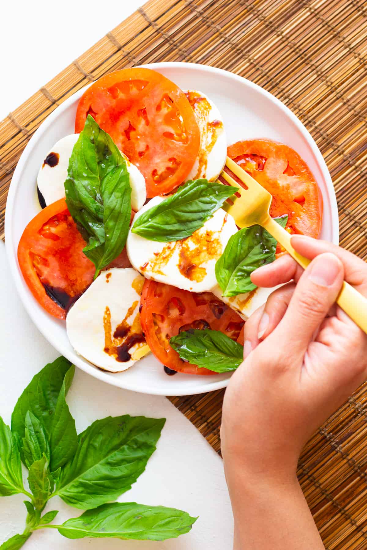 Pronunciation of Caprese Salad: Mastering Italian Culinary Language