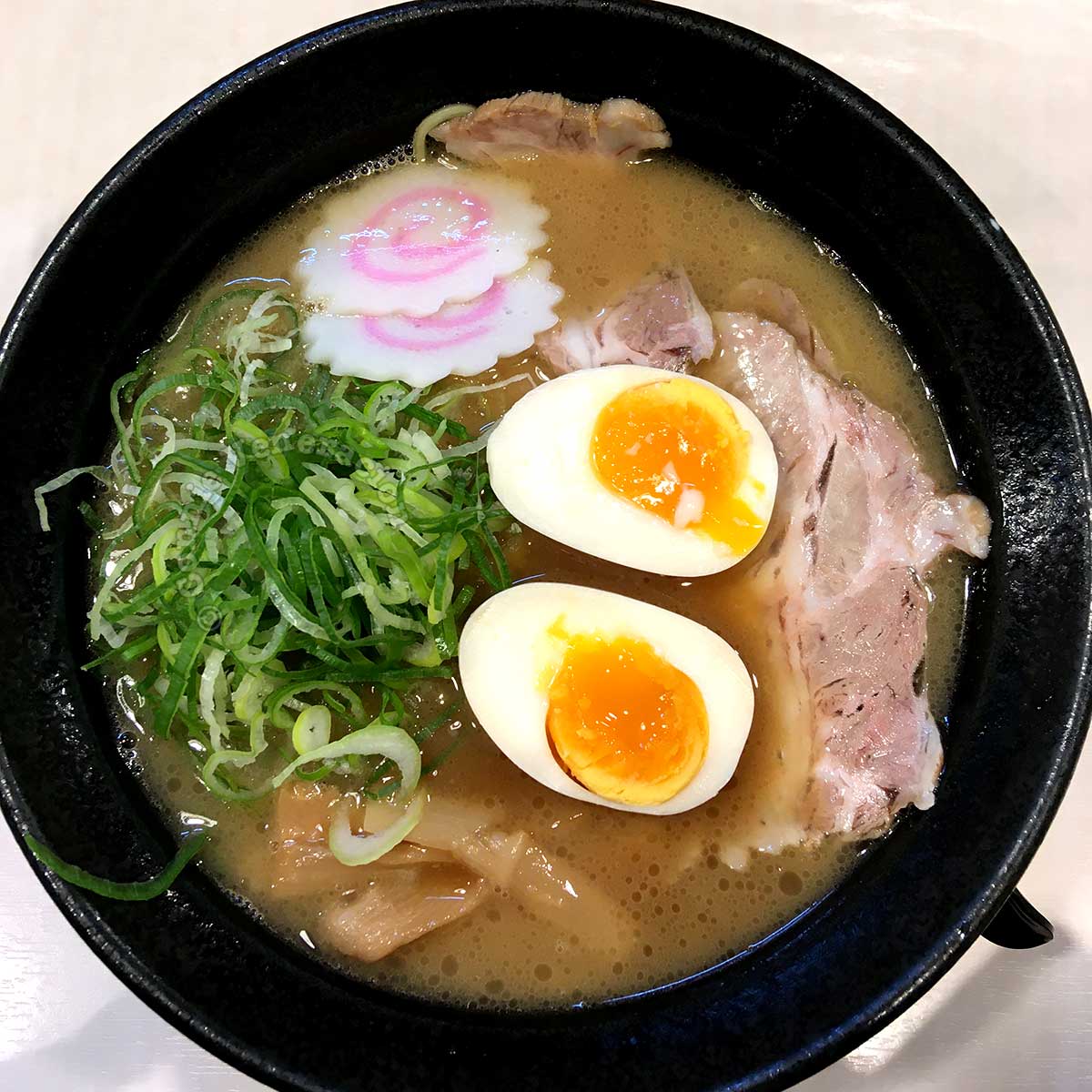 Tonkotsu vs Shoyu: A Broth Battle in Japanese Ramen